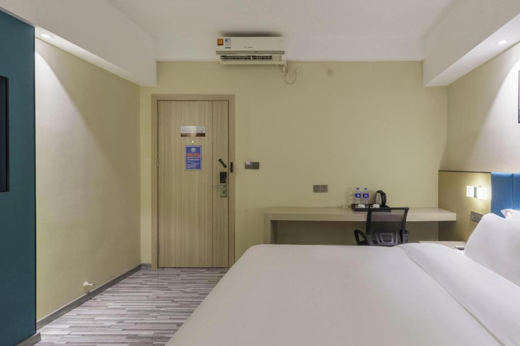 Jingtu Hotel Zhanjiang Dingsheng Plaza Store Exterior photo